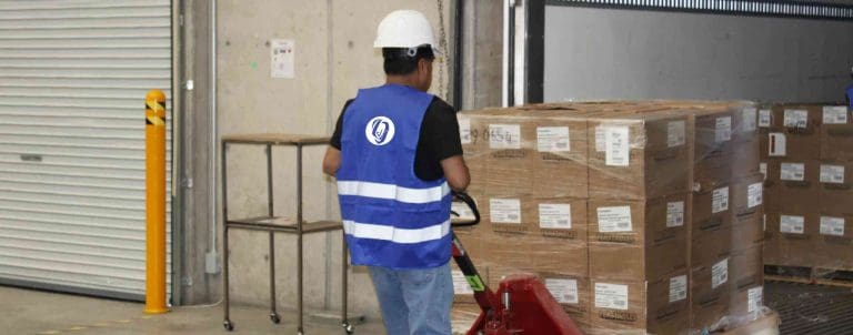 Instalaciones de almacén logístico con racks industriales en México
