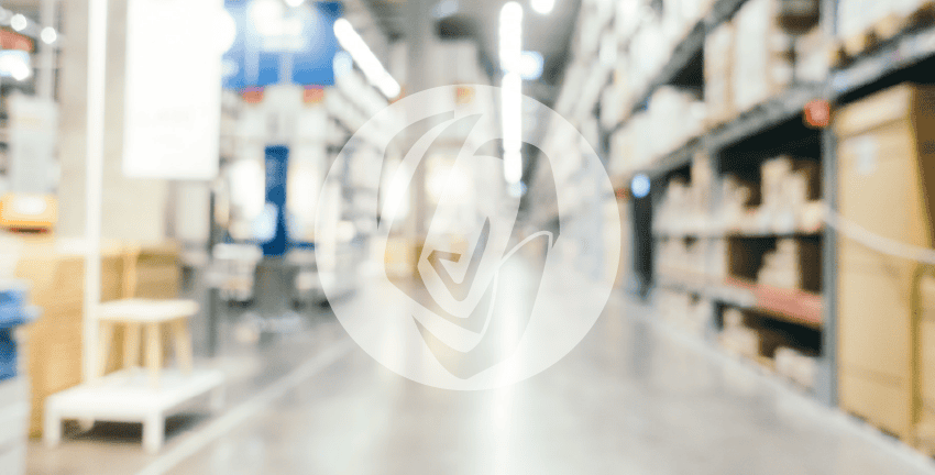 Almacén con estanterías y productos en Odessa de México Logistics Solutions.